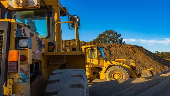Engins terrassement Indre-et-Loire